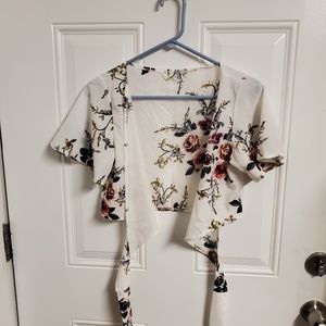 ❤️2 for $25❤️ Women's Floral Wrapped Around Top